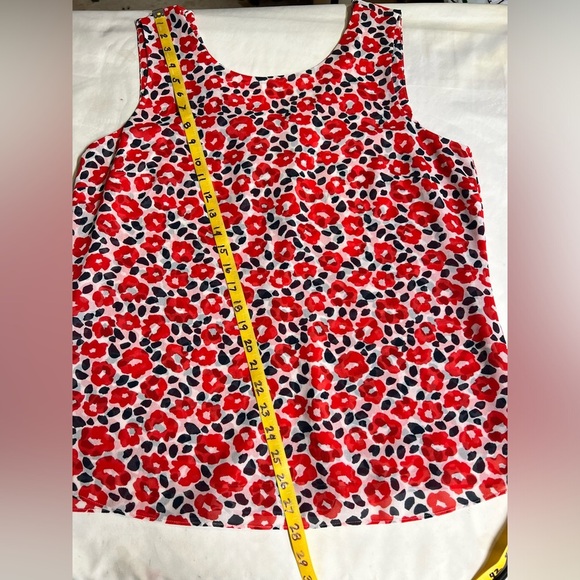 CABI Red, white & navy Flipside Floral ruffle back tank size L - Picture 13 of 13